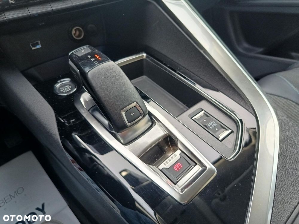 Peugeot 3008 1.5 BlueHDi Allure S&S EAT8 - 29