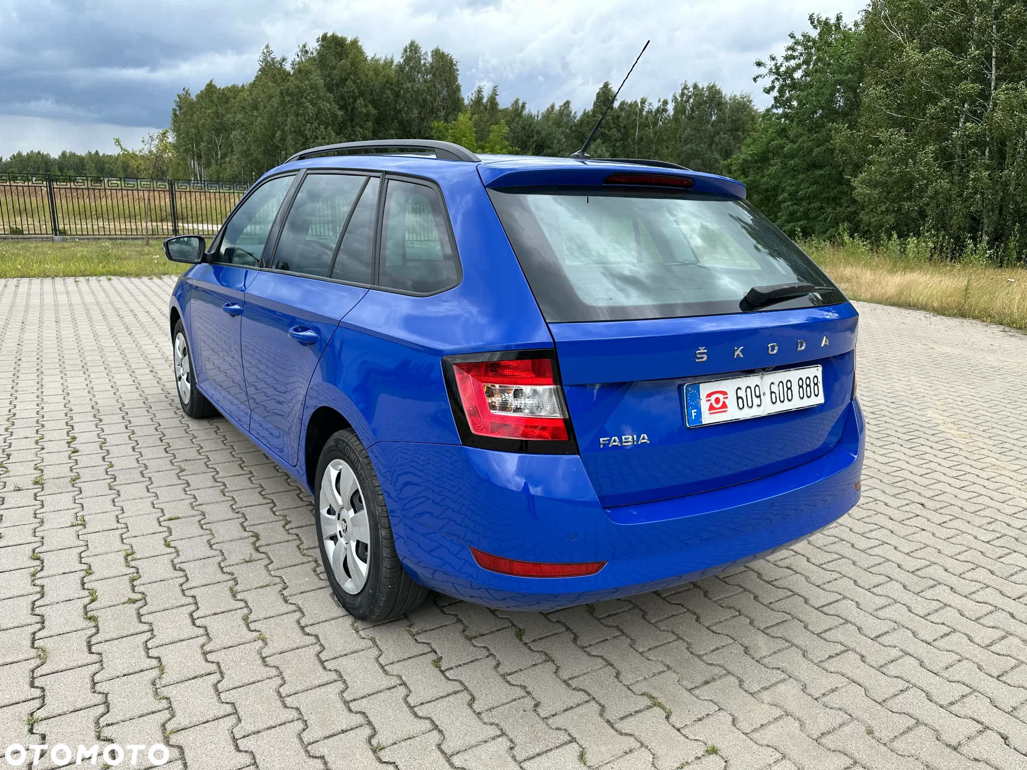 Skoda Fabia 1.0 TSI Ambition DSG - 8