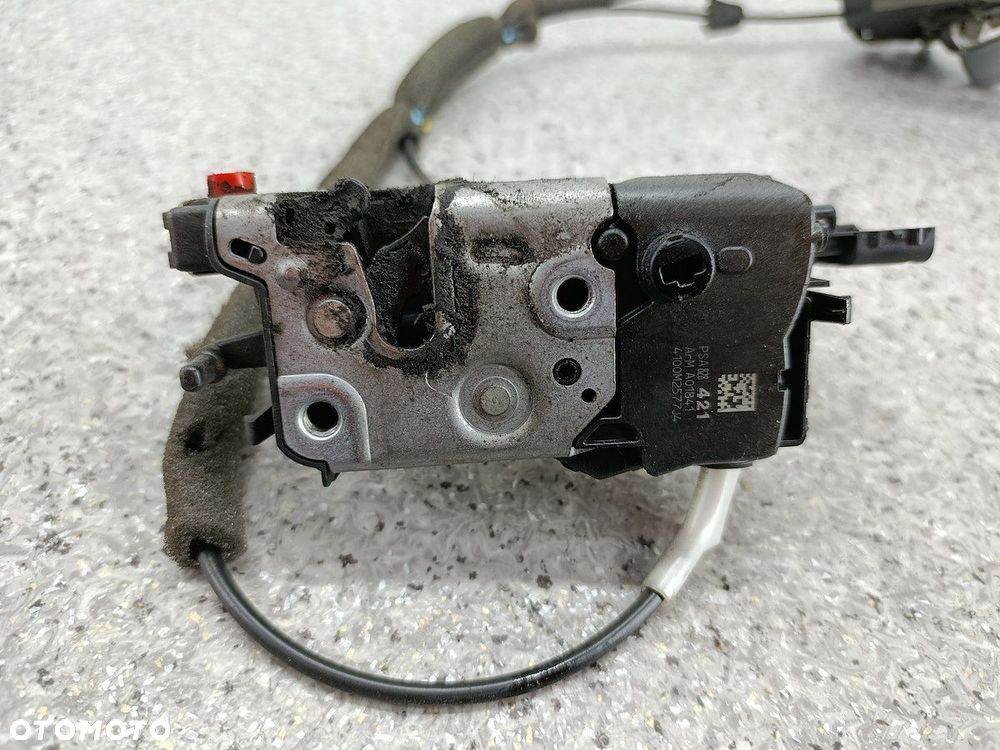 ZAMEK DRZWI PRZESUWNYCH LEWYCH CITROEN BERLINGO II PSA828421 9682100777 - 2