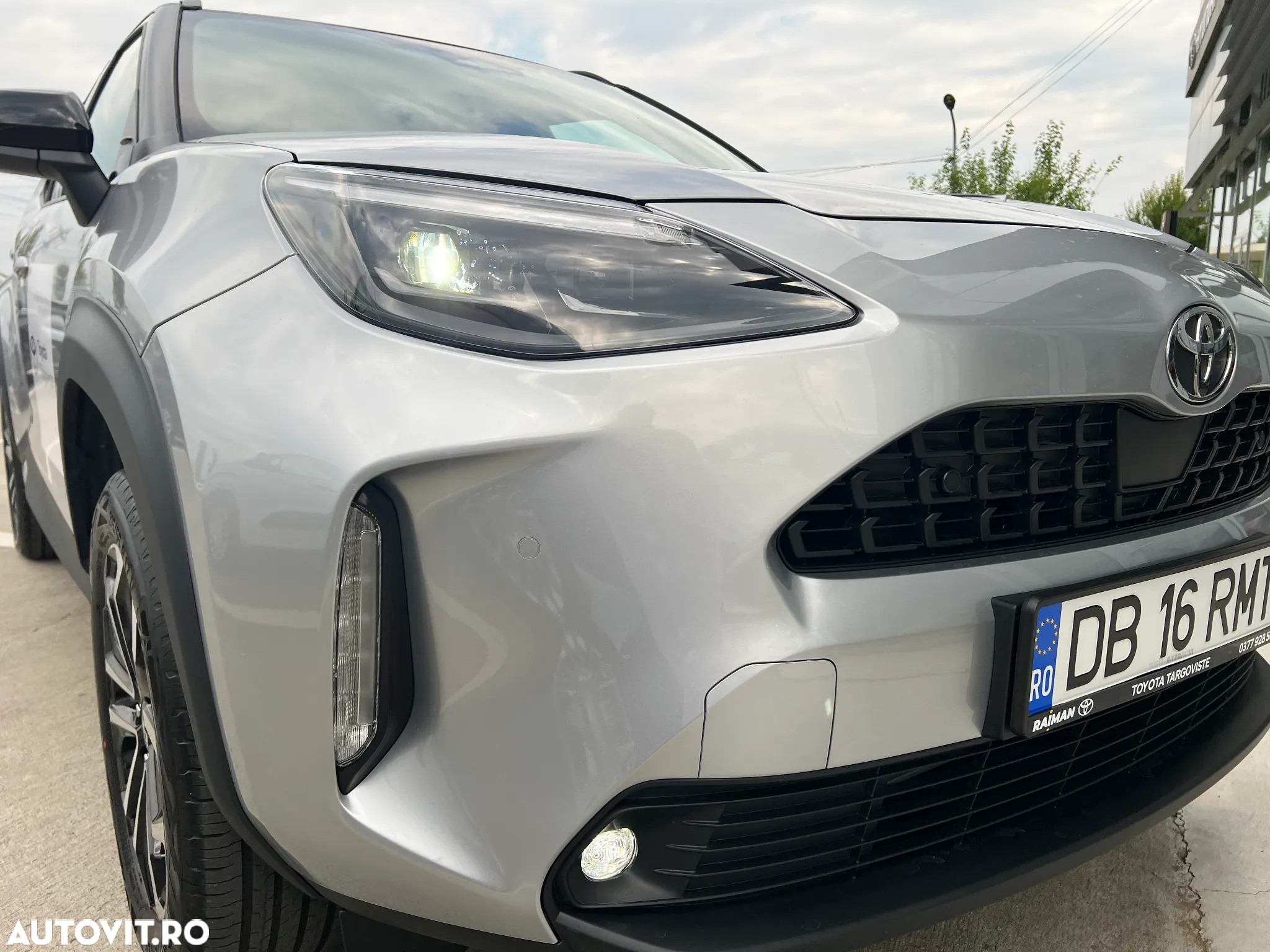Toyota Yaris Cross 1.5 VVT-i HSD 4x4 Dynamic - 39