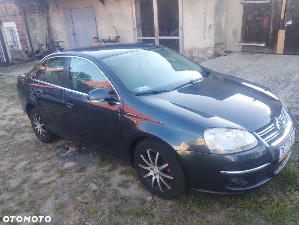 Volkswagen Jetta 1.4 TSI Comfortline DSG - 1