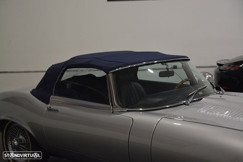 Jaguar E-Type - 30