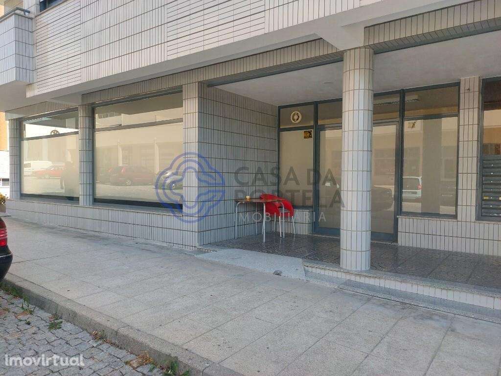 Venda de negócio, café e restaurante, incluindo as lojas onde estão in - Grande imagem: 2/19