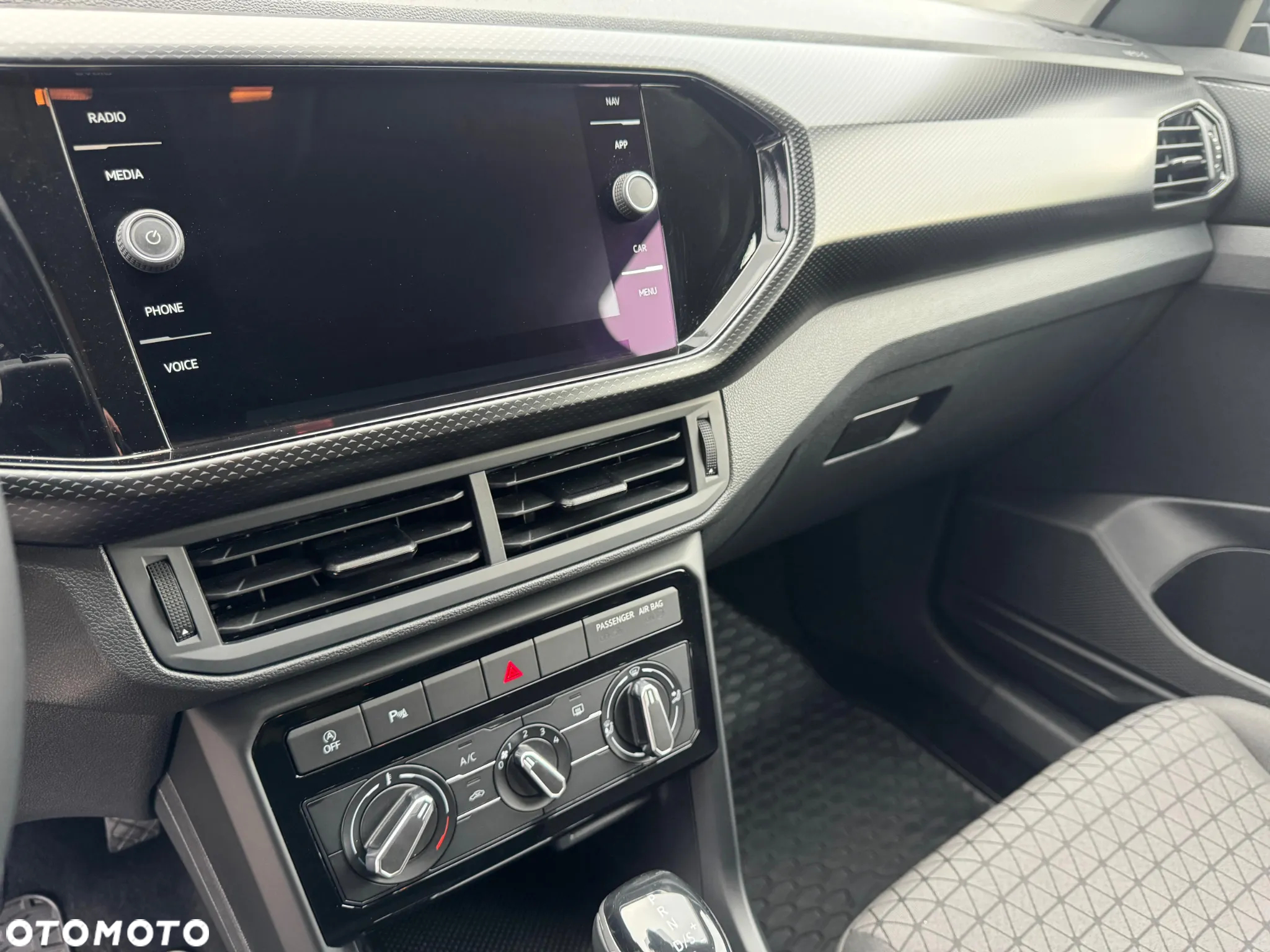 Volkswagen T-Cross 1.0 TSI Style DSG - 27