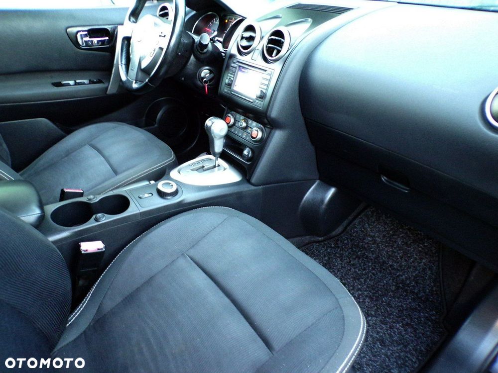 Nissan Qashqai - 25