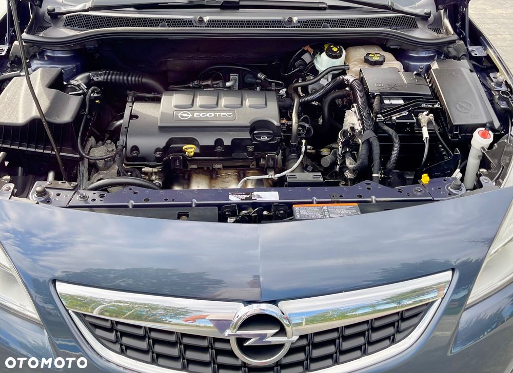Opel Astra 1.4 T Essentia - 27