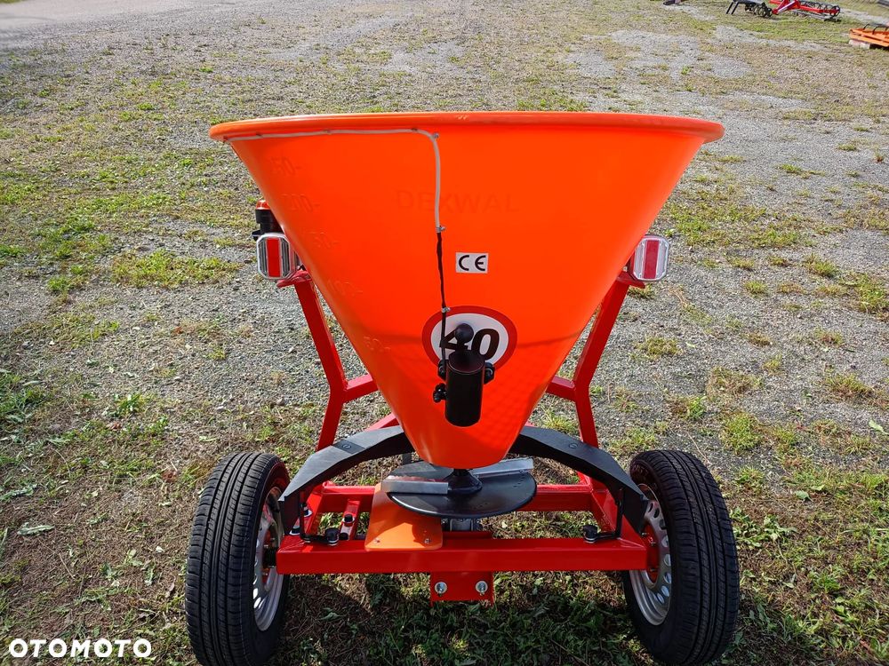 Solarka Piaskarka Posypywarka Dexwal PK Quad 300 L Transport - 8
