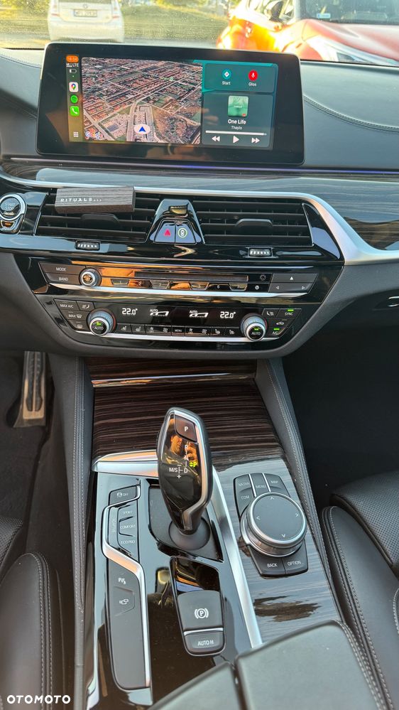 BMW Seria 5 M550i xDrive - 14