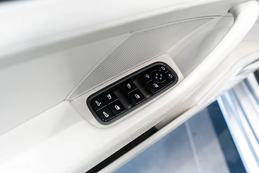 Porsche Panamera Turbo - 19
