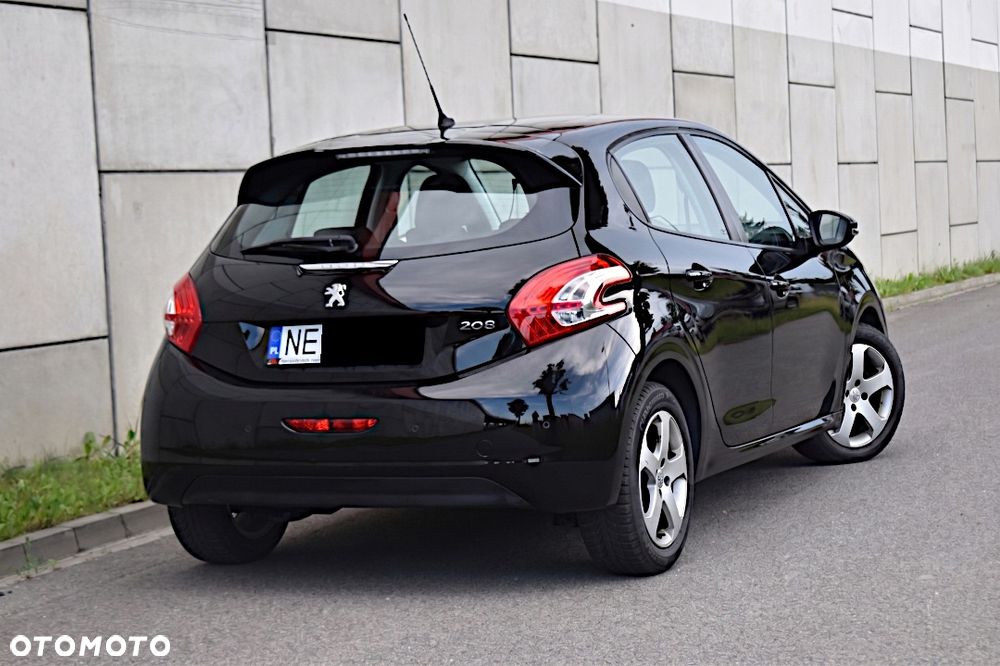 Peugeot 208 - 4