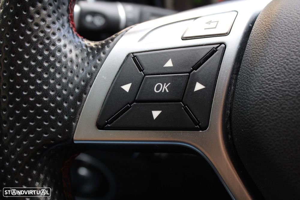 Mercedes-Benz GLA 220 d 4Matic 7G-DCT AMG Line - 11