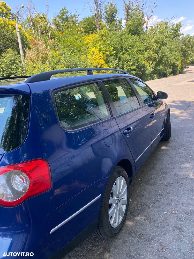 Volkswagen Passat 1.9 TDI DPF Trendline BlueMotion - 4