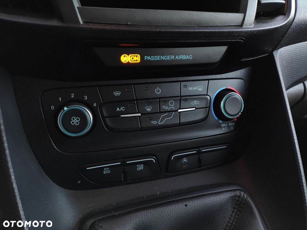 Ford Transit Connect - 15