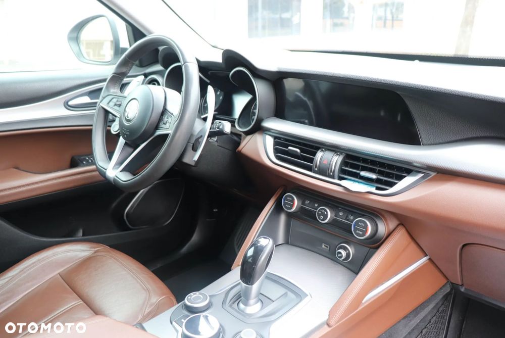 Alfa Romeo Stelvio 2.0 Turbo Veloce TI Q4 - 15