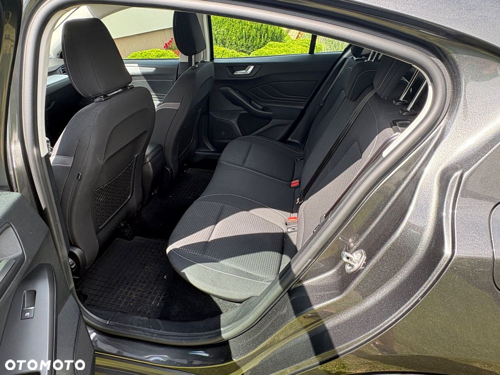 Ford Focus 1.0 EcoBoost Titanium - 24