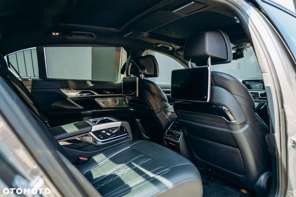 BMW Seria 7 740Ld xDrive - 19