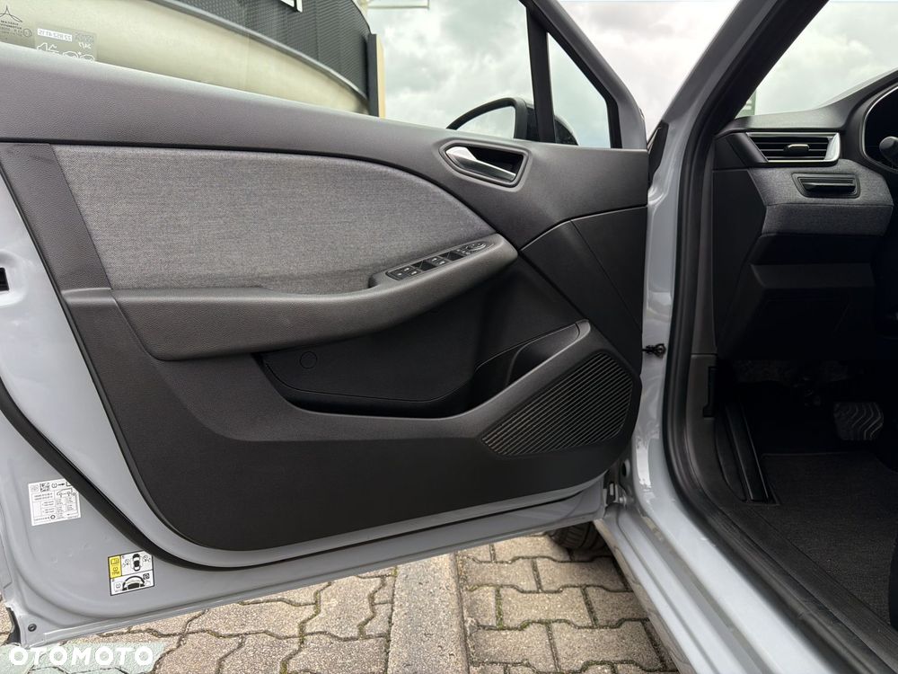 Renault Clio - 11