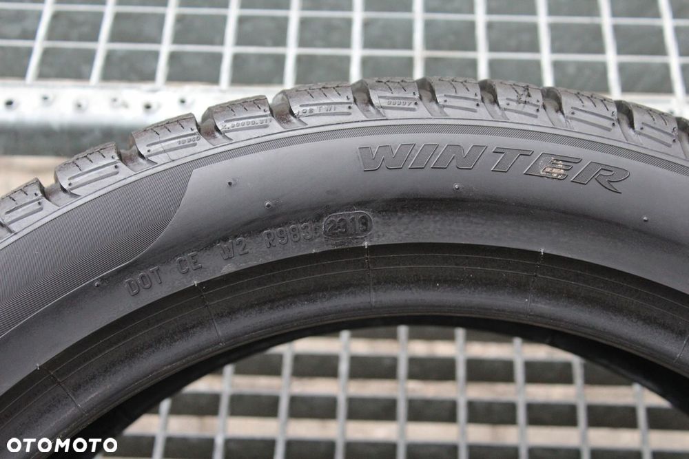 1x 245/45R19 102V XL PIRELLI WINTER SOTTOZERO 3 BMW RSC 18r 5,5mm - 4