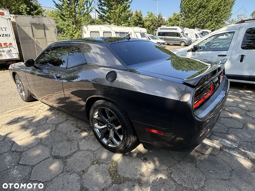 Dodge Challenger - 6