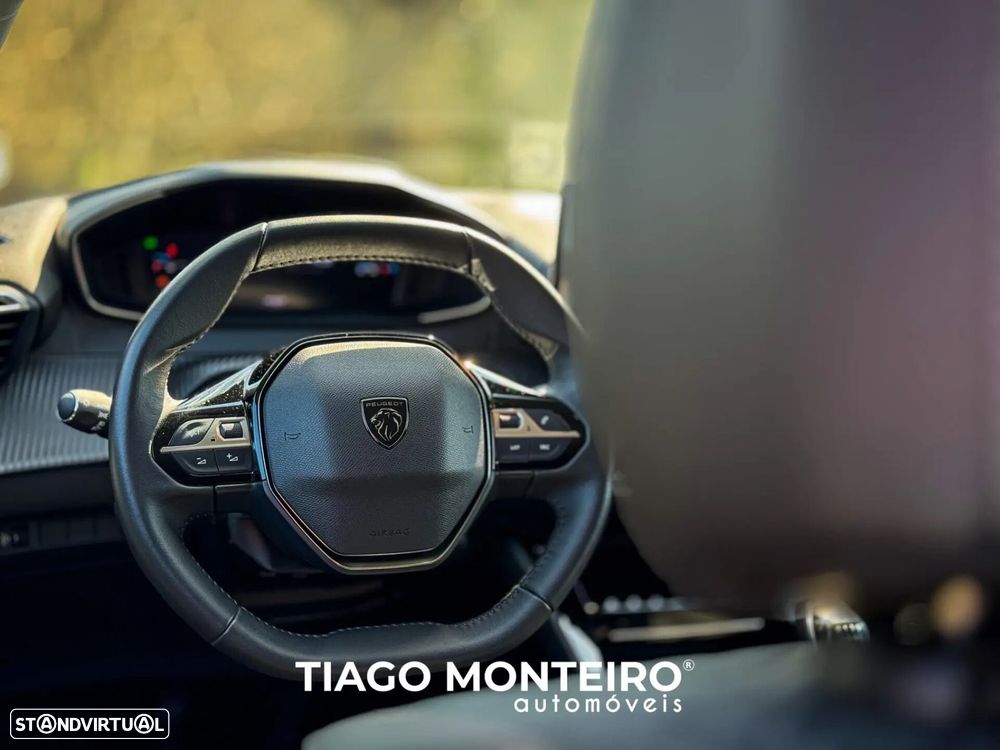 Peugeot 208 1.2 PureTech Allure - 45