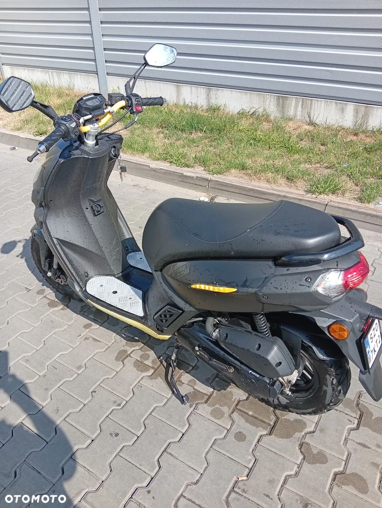 Peugeot Kisbee - 1