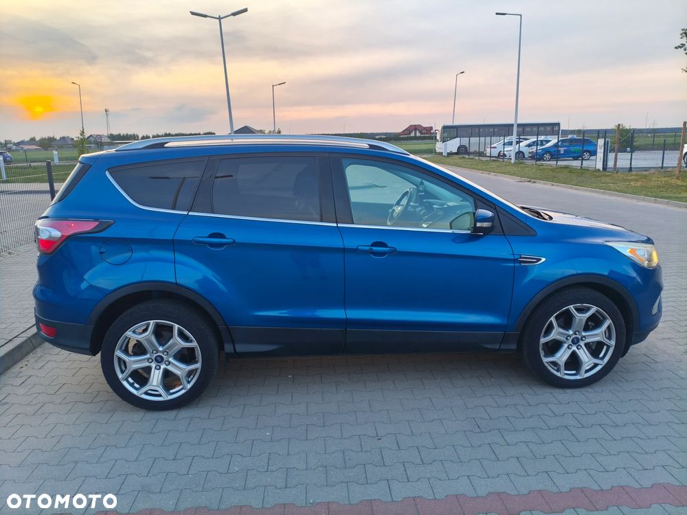 Ford Escape 2.0 EcoBoost AWD Titanium - 4