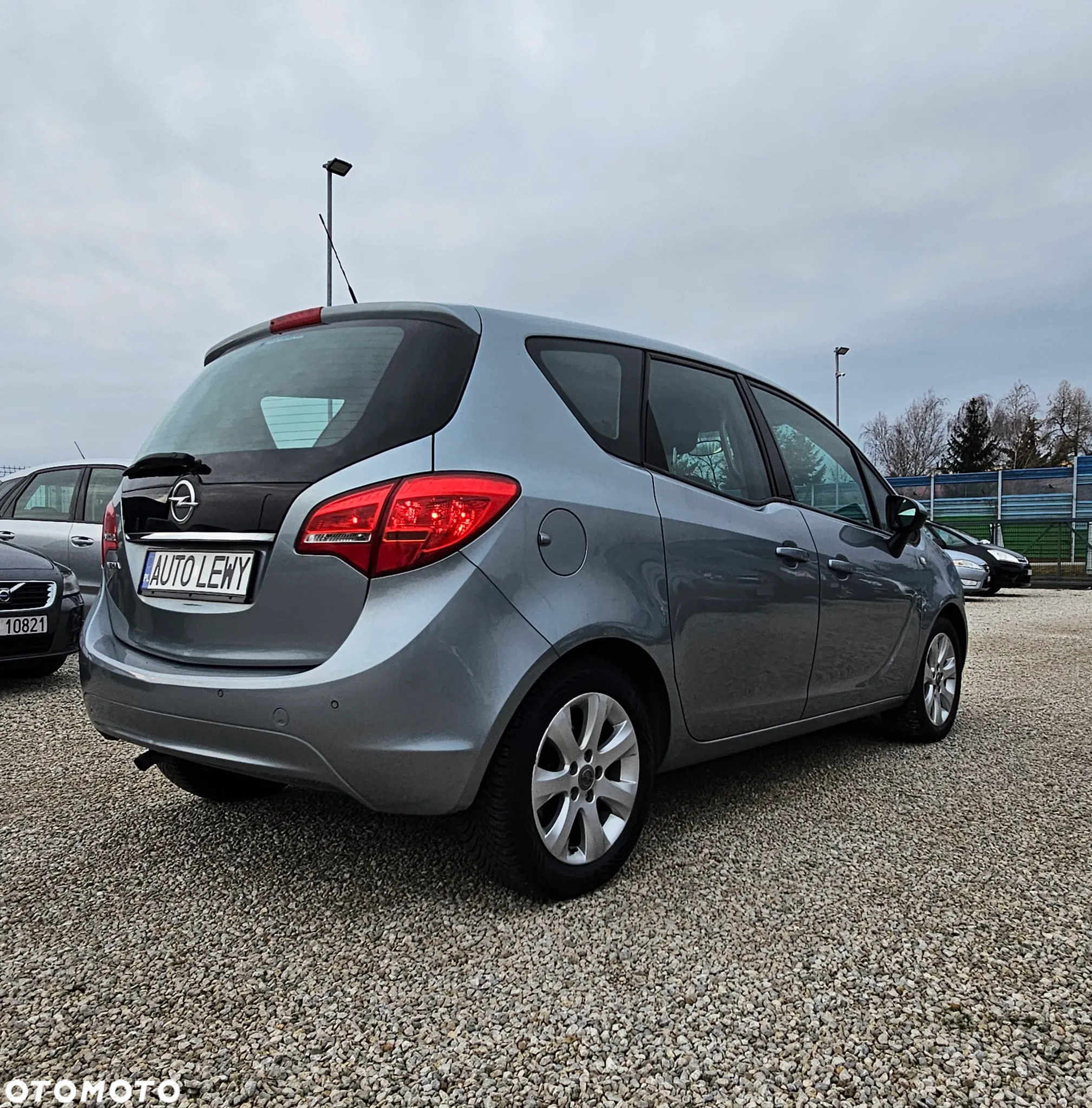 Opel Meriva - 11