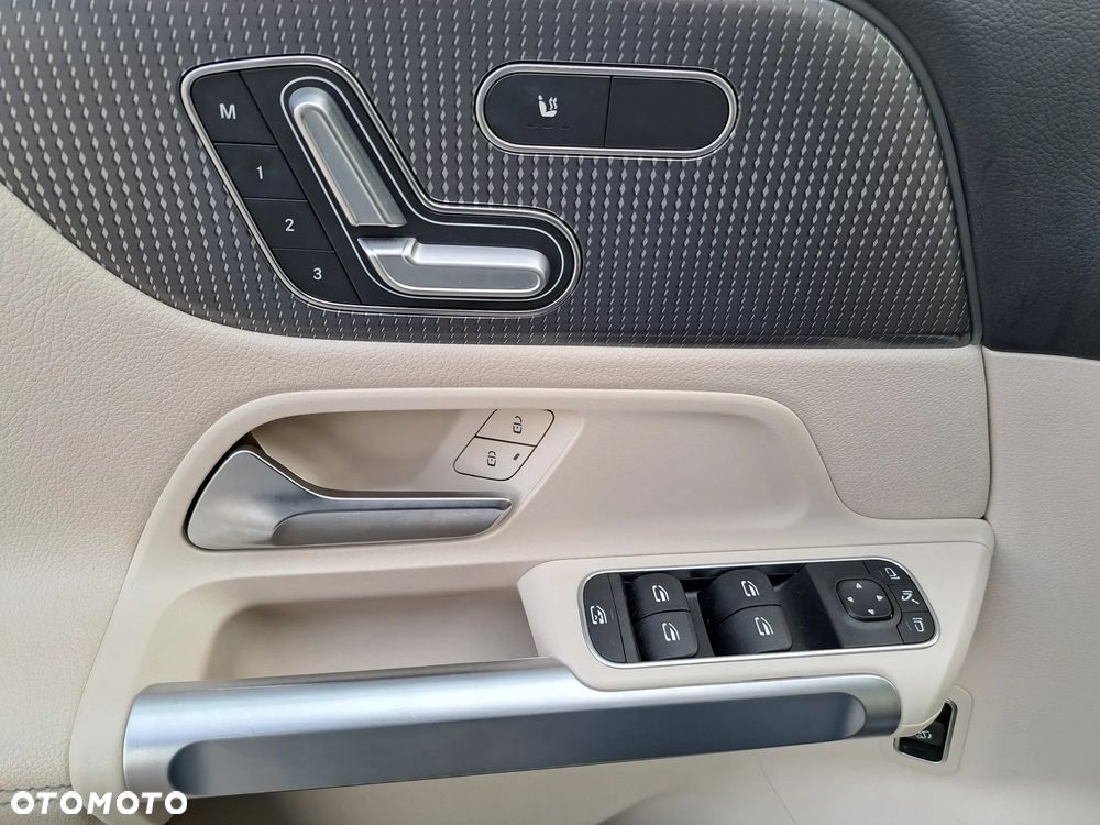 Mercedes-Benz GLB - 29