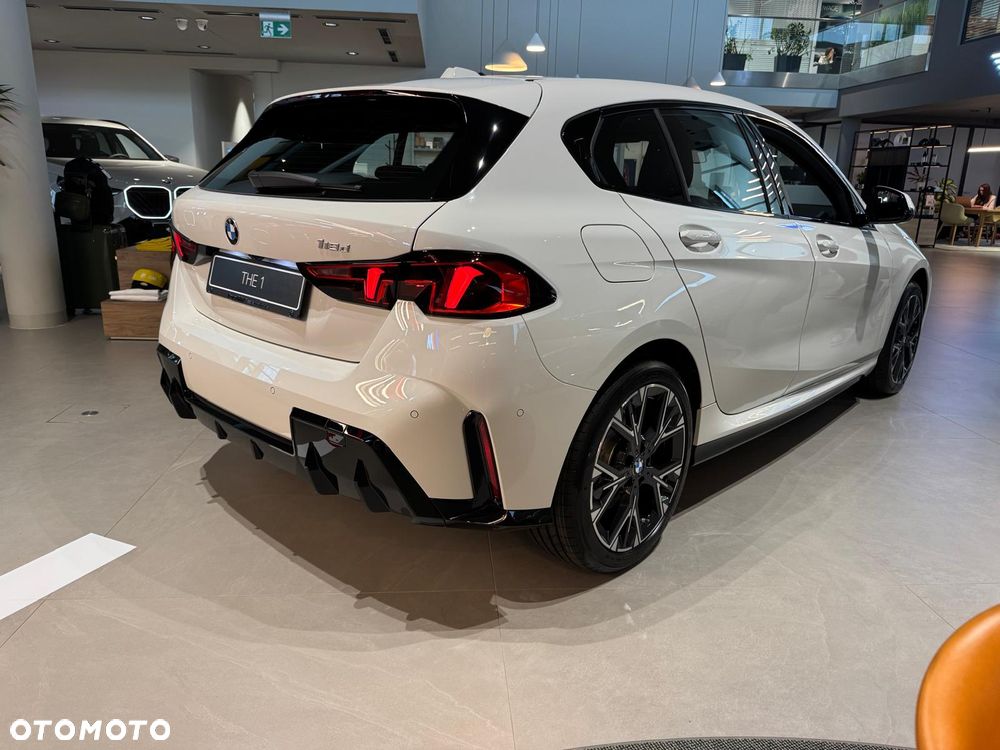 BMW 118D 2026 photo 3