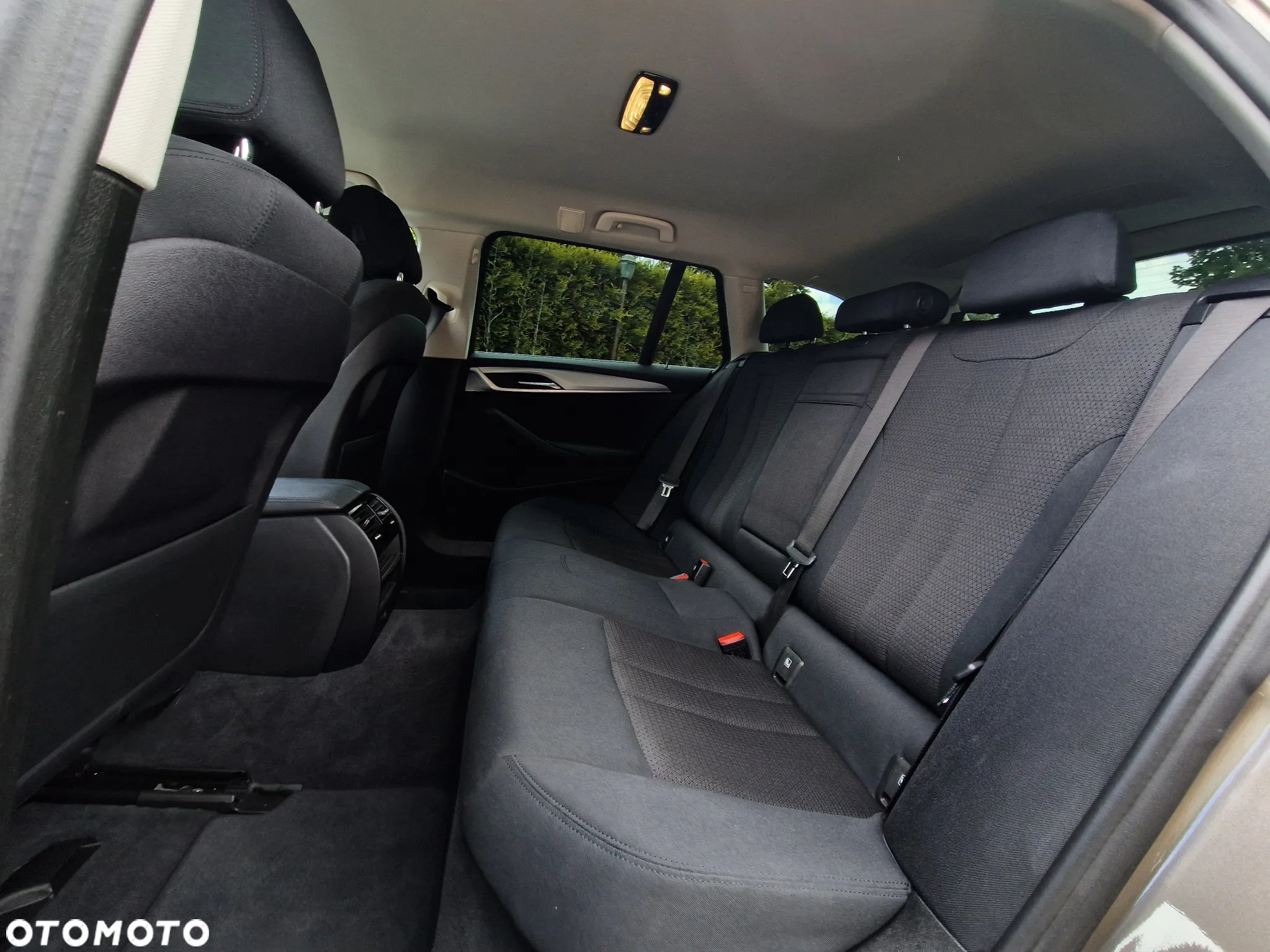 BMW Seria 5 520d xDrive Touring - 34