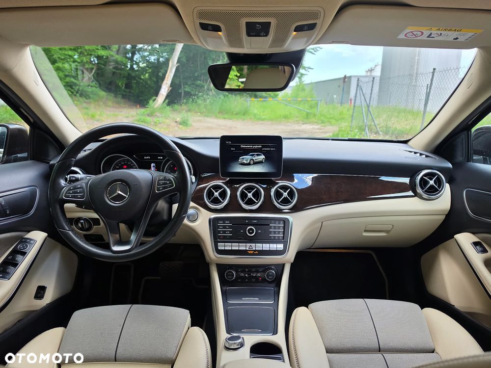 Mercedes-Benz GLA 250 4-Matic AMG Line - 14