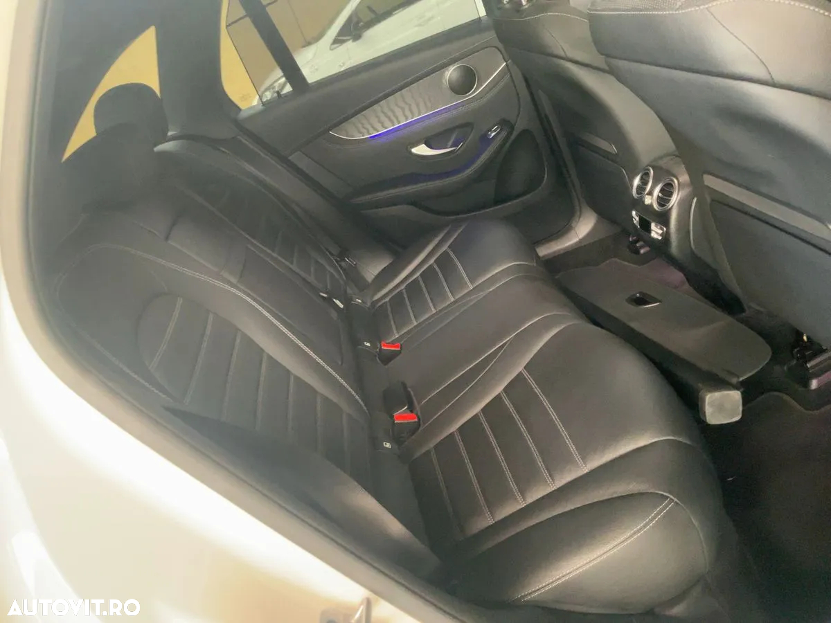 Mercedes-Benz GLC 300 d 4MATIC - 17