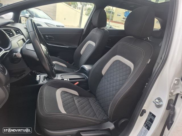 Kia Ceed SW 1.6 CRDi GT Line - 31