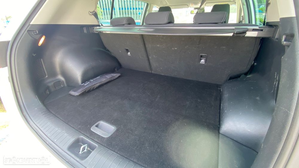 Kia Sportage 1.6 CRDI ISG Urban - 12