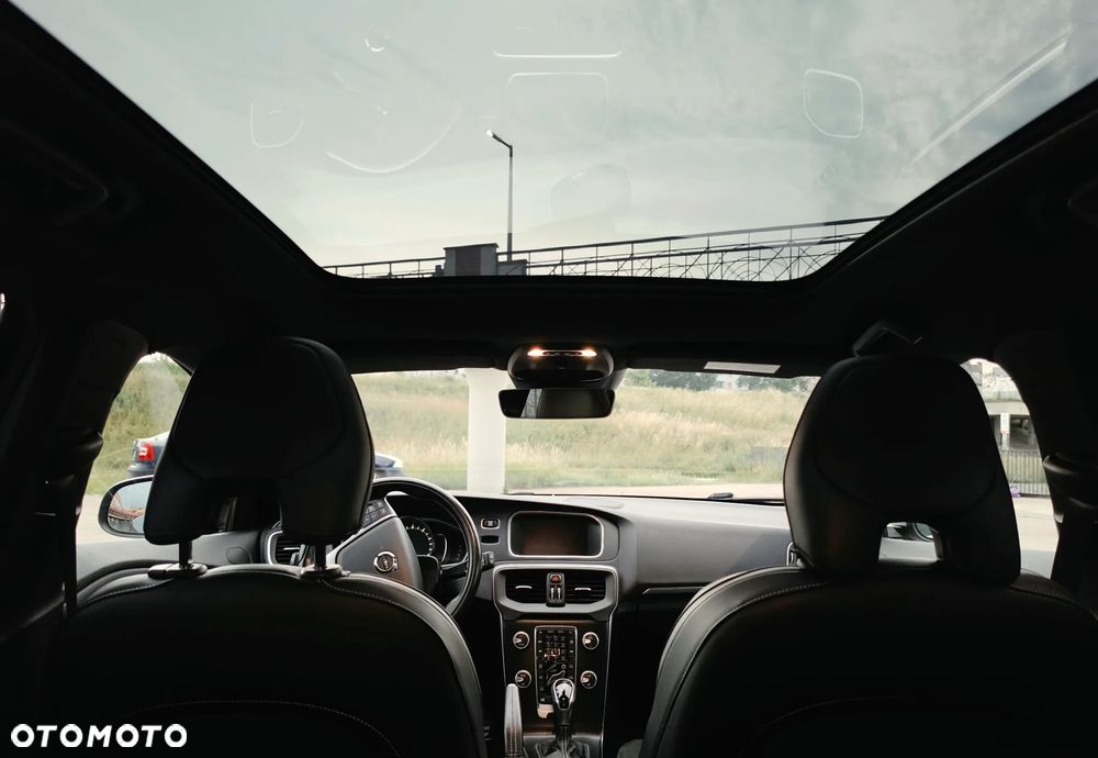 Volvo V40 T3 Drive-E R-Design Momentum - 10