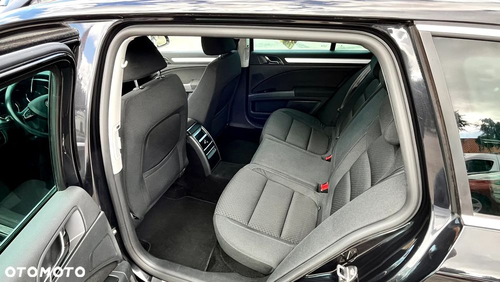 Skoda Superb 2.0 TDI Elegance DSG - 13
