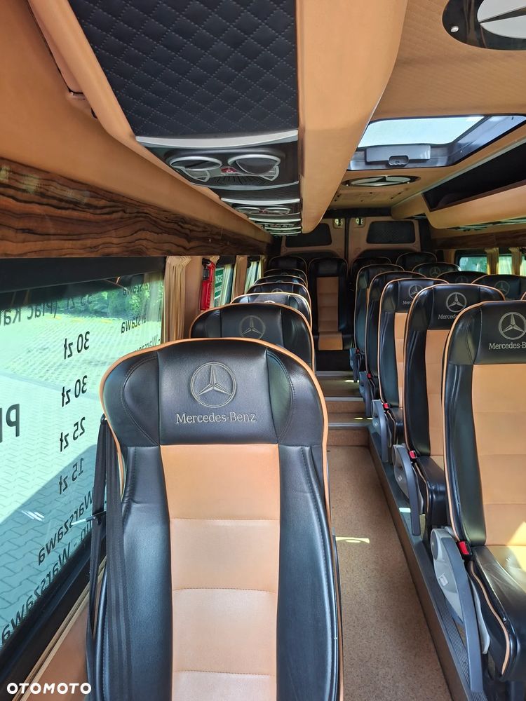 Mercedes-Benz Sprinter - 22