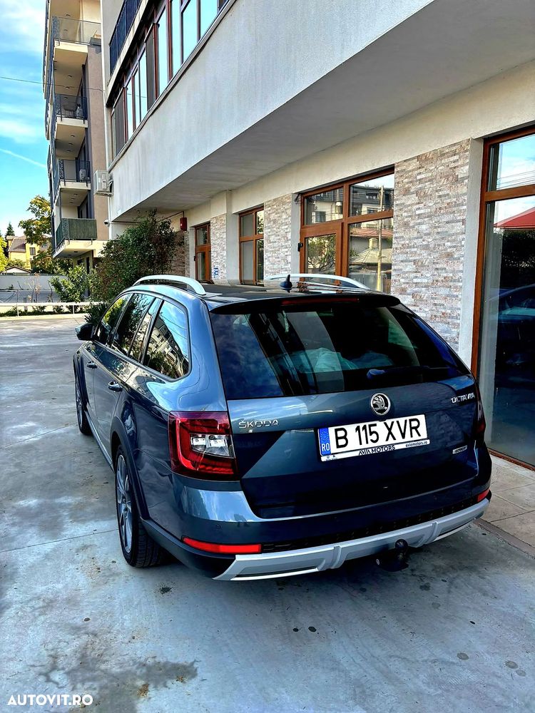 Skoda Octavia Combi Diesel 2.0 TDI 4X4 DSG Scout - 3