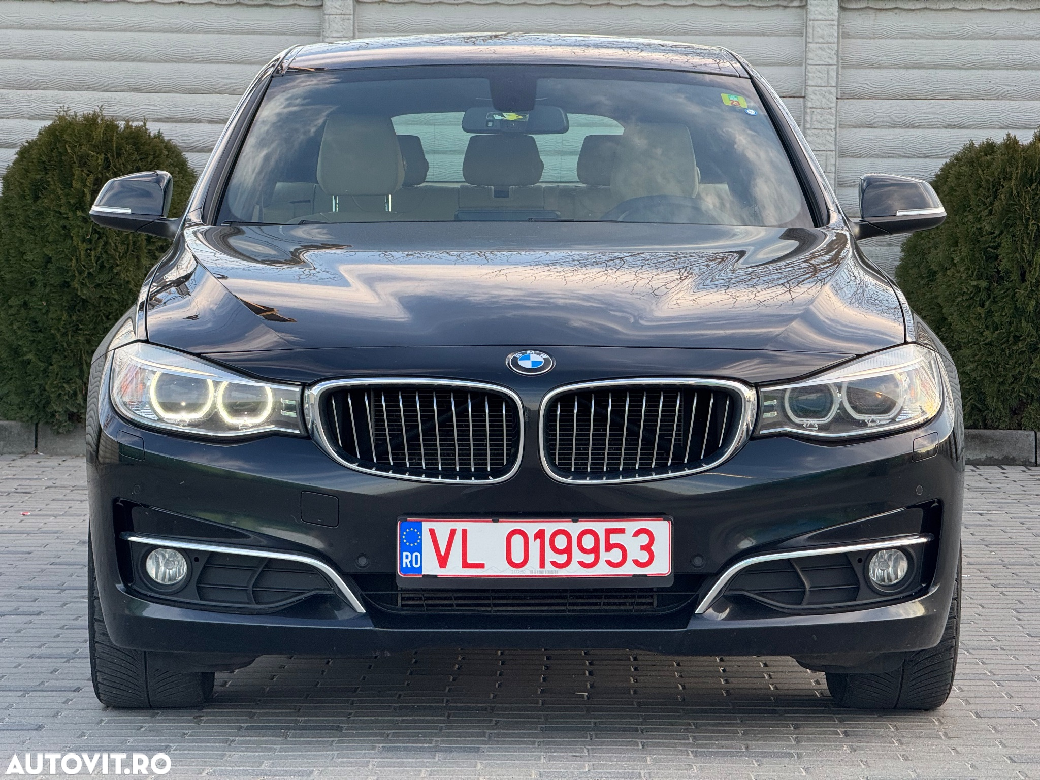 BMW Seria 3 320d GT Aut. Luxury Line - 2