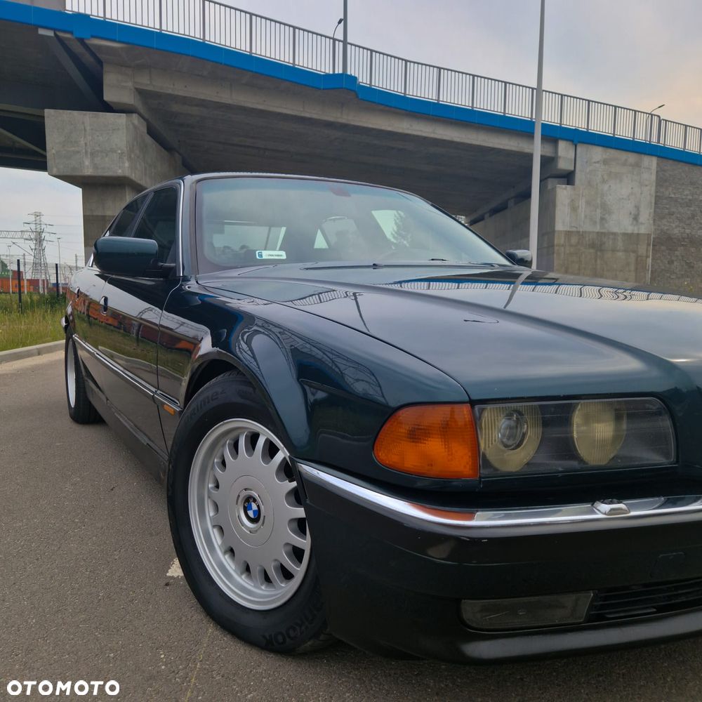 BMW Seria 7 735i - 2