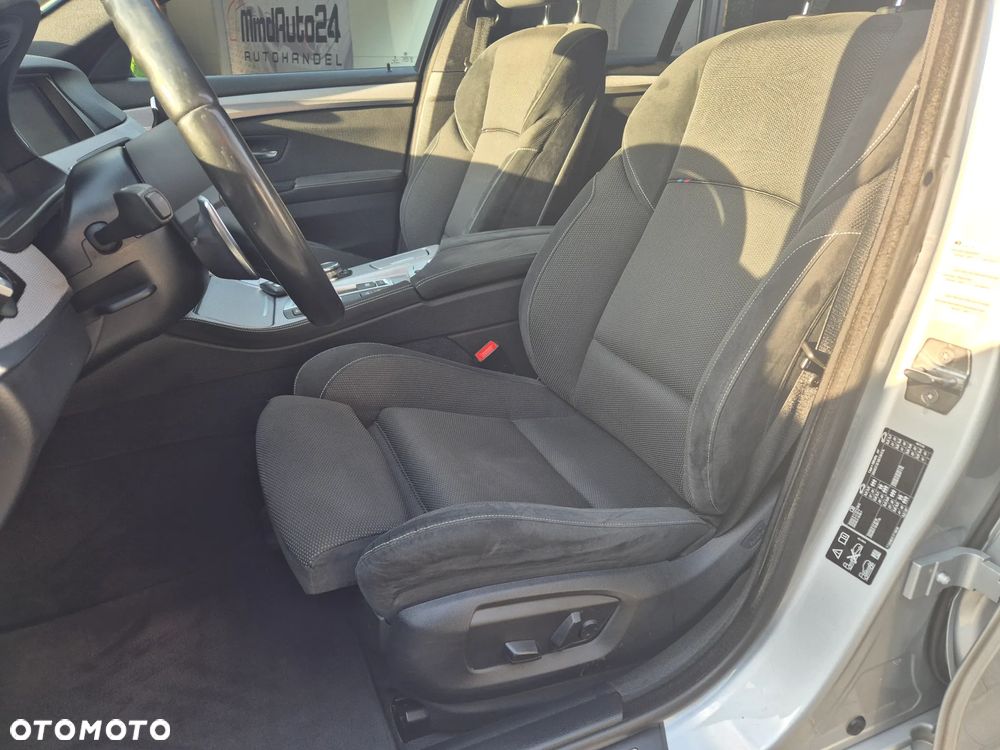 BMW Seria 5 520d xDrive M Sport Edition - 12