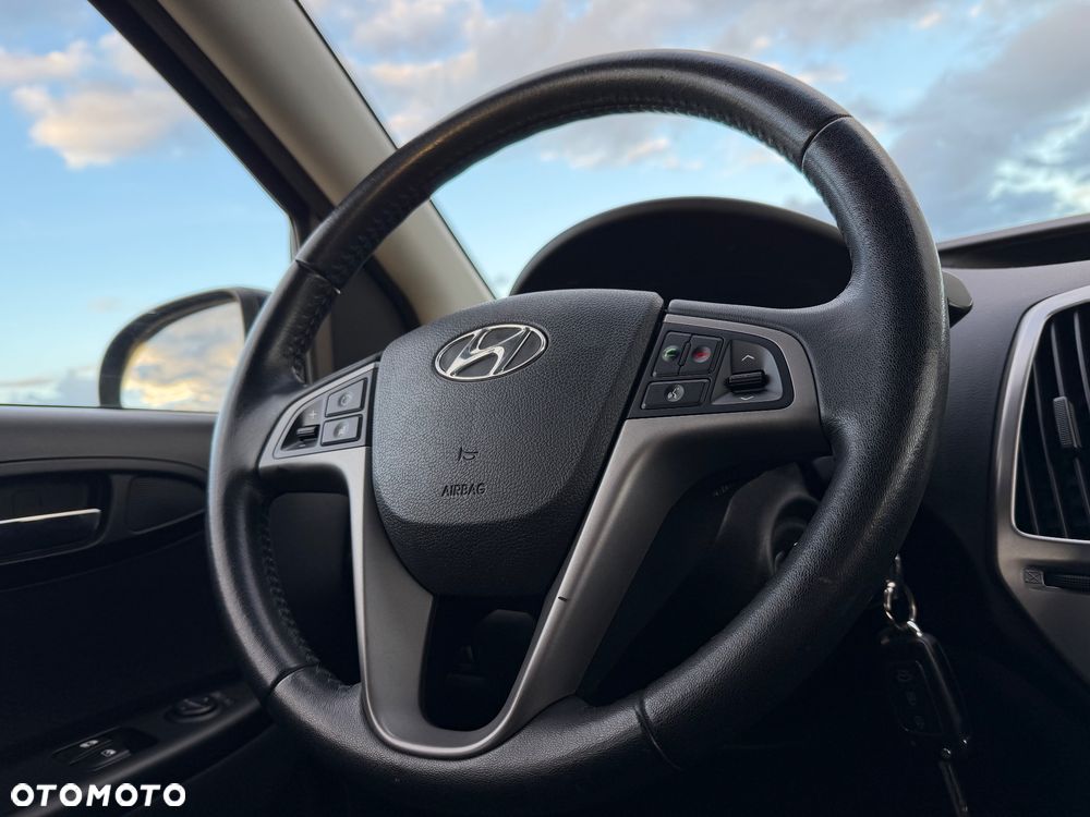 Hyundai i20 1.25 Wersja Jubileuszowa - 8