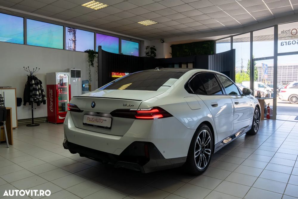 BMW Seria 5 520i AT MHEV - 5