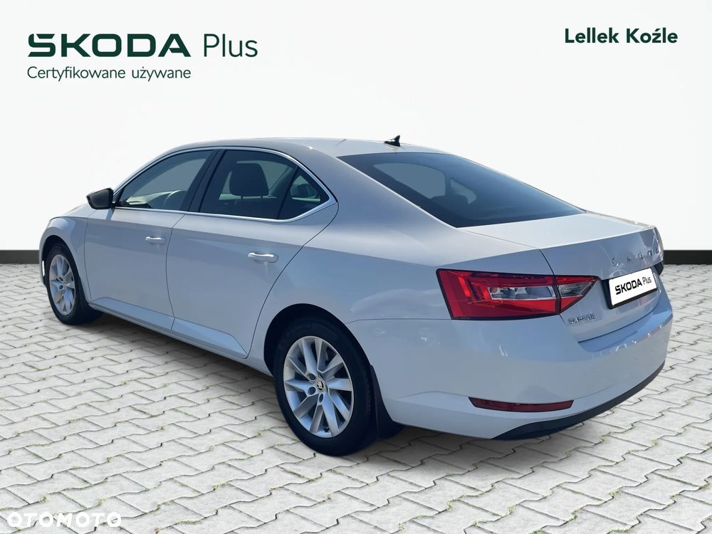 Skoda Superb 2.0 TDI SCR Ambition - 17