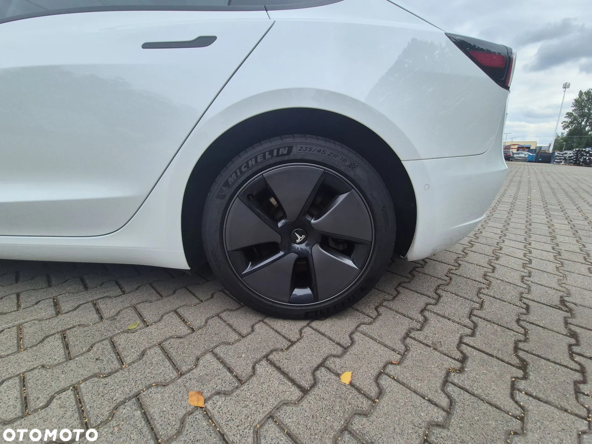 Tesla Model 3 RWD - 13