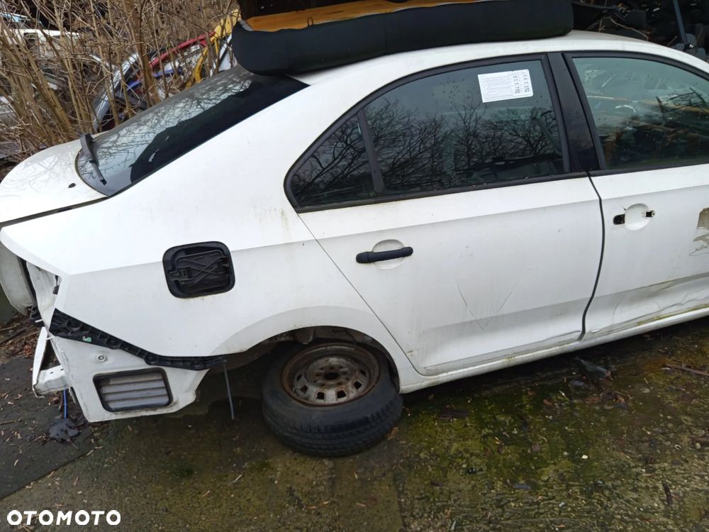 BŁOTNIK TYLNY PRAWY SKODA RAPID LIFTBACK 12- KOD LAKIERU LF9E - 3