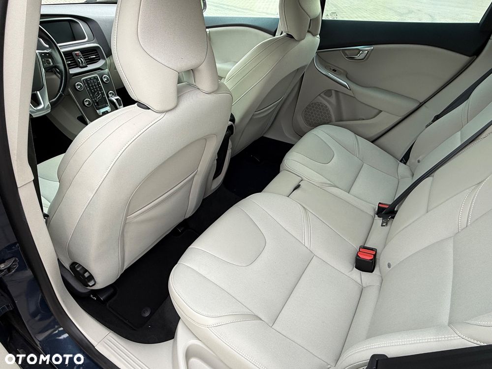 Volvo V40 - 22