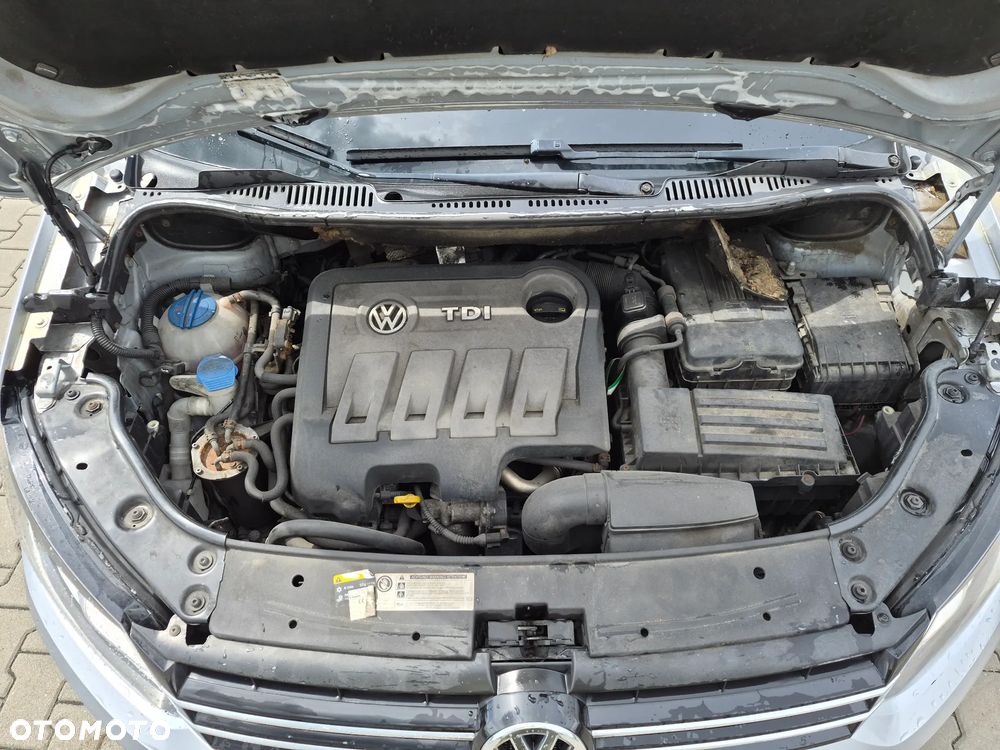 Volkswagen Touran 1.6 TDI DPF BlueMot Comfortline - 14