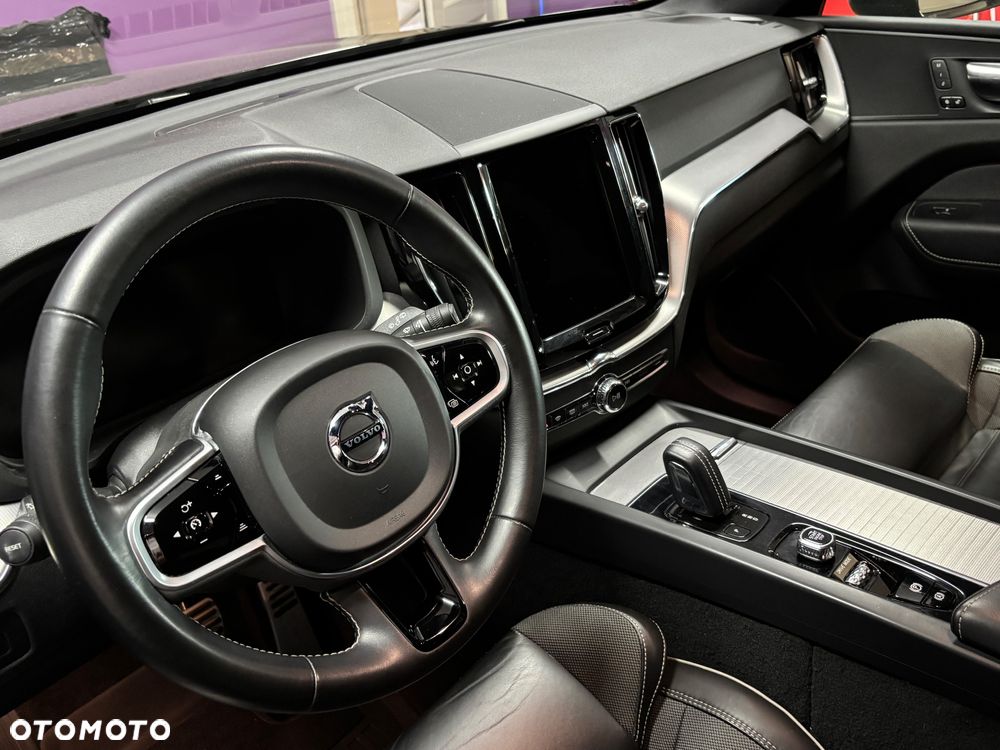 Volvo XC 60 B5 B AWD R-Design - 6