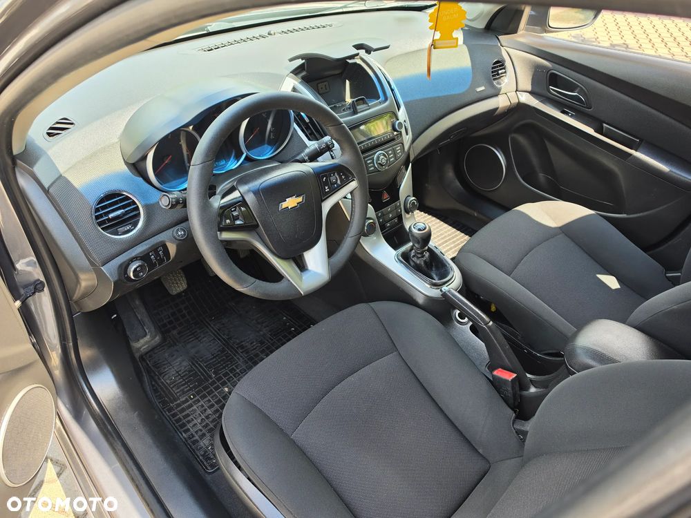 Chevrolet Cruze - 8